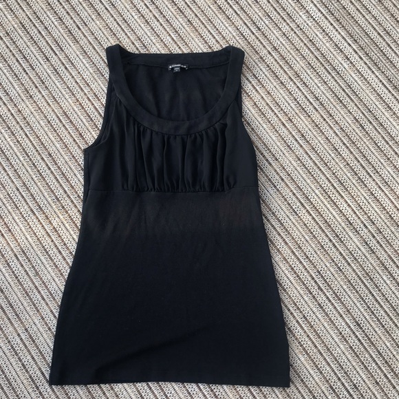 Express Tank Top - Picture 2 of 4